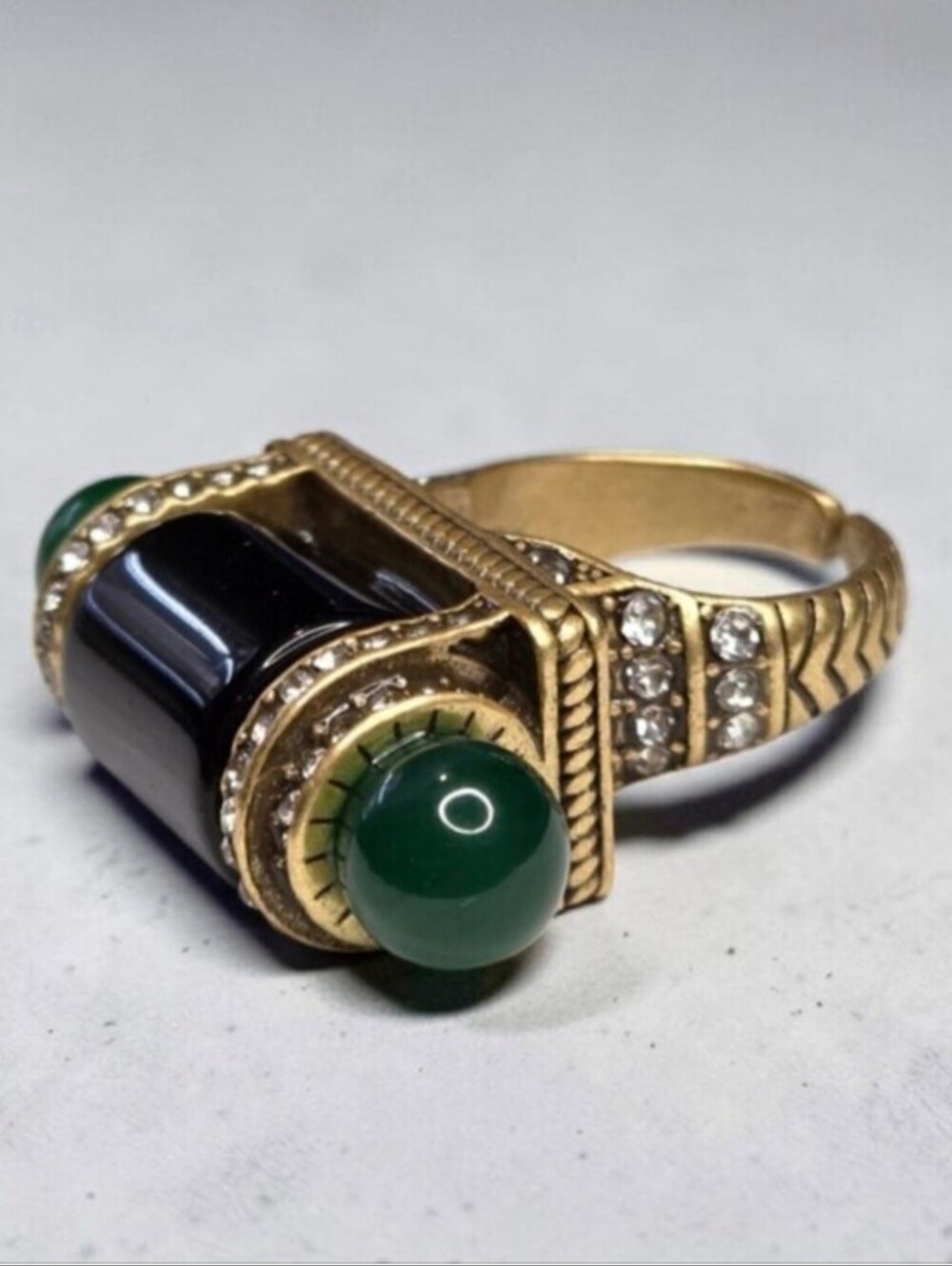Massive Byzantine Vintage Vibes Onyx & Emerald Glass Cabochon Statement Ring - Picture 3 of 6
